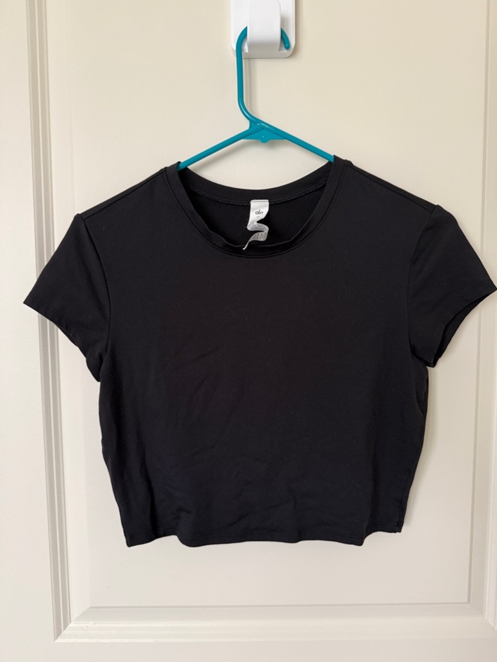 ALO Yoga Black Cropped Crew Tee